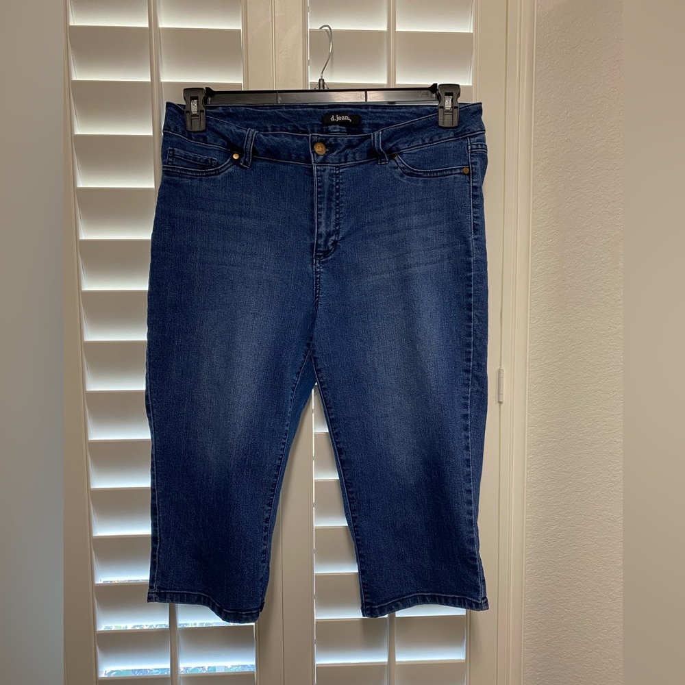D. Jeans Blue Crop Denim Size 16 W